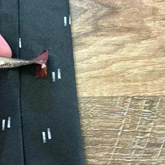 Oscar de la Renta Vintage Tie Beautiful Black with gray rectangular design. - Picture 8 of 16